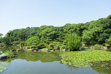Fototapeta premium 天王寺公園の慶沢園
