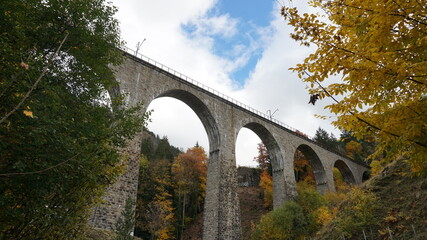 Fototapeta na wymiar the Ravenna Bridge in Breitnau, in the month of October, Germany