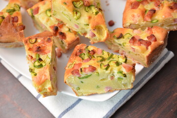 torta salata di patate con zucchini e prosciutto 
