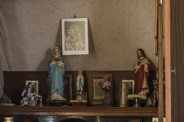 Obraz na płótnie Canvas religious figures in room