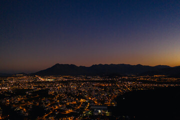 Fototapeta premium Pedra branca - Morro da Pedra branca - Palhoça - Por do Sol - Anoitecer - Drone - Aerea - Entardecer