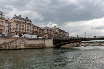 Fototapeta na wymiar Banks Of The Seine. Paris