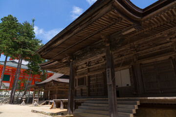 金剛峯寺　大会堂と根本大塔