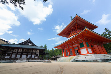 金剛峯寺　根本大塔と金堂