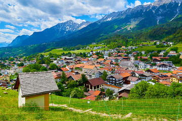 Fototapeta na wymiar View of Innsbruck from Arzl.