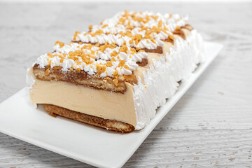 Ladyfinger and vanilla pudding cake