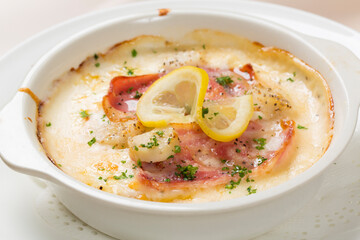 ベーコンと帆立のグラタン