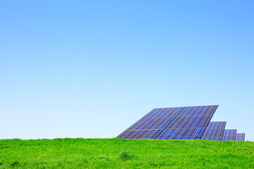 草原と太陽光発電