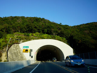 トンネル