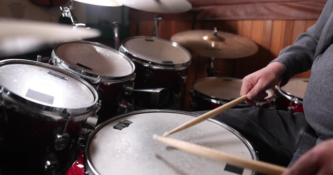  Slow motion drum beat staccato roll on snare