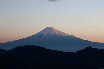 Fototapeta na wymiar 清水吉原の夜明けの富士山