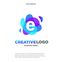 Obraz premium Letter E logo with colorful splash background, letter combination logo design for creative industry, web, business and company.