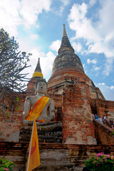 ワット・ヤイ・チャイ・モンコンの仏座像