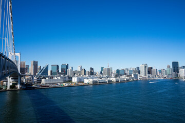 Obraz premium 東京レインボーブリッジから望むベイエリアの風景
