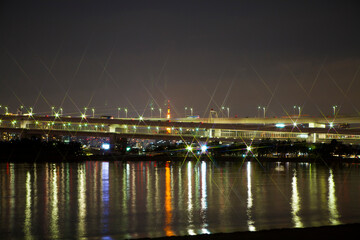 ライトアップしたレインボーブリッジ