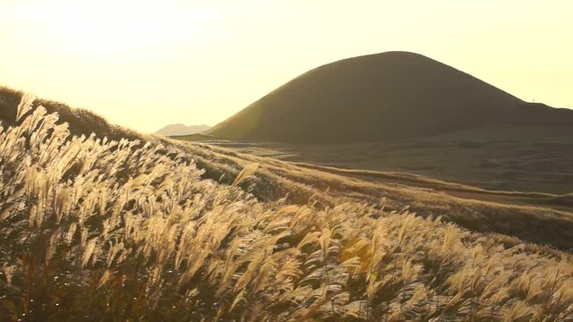阿蘇山の夕暮れ春 阿蘇山の夕暮れ春 阿蘇山の夕暮れ春 今日の夕景 真っ赤な夕陽