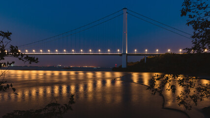 golden gate bridge at night