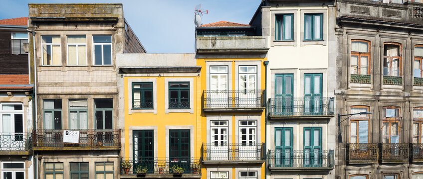 Fototapeta The cty streets and river of porto oporto city in portugal at sunset