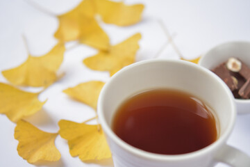 紅茶とチョコレートで秋の時間をのんびりと過ごす