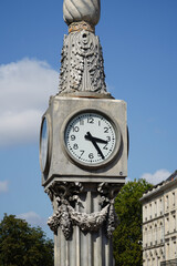 Fototapeta na wymiar Horloge, Place de la Comédie à Bordeaux
