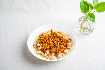 Steamed Chicken with Chinese Cordyceps Flower