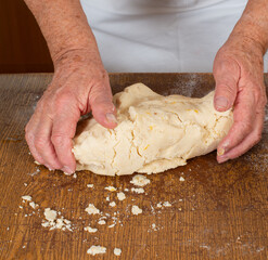 Weihnachtsplätzchen backen in der Vorweihnachtszeit