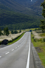 まっすぐに伸びる道