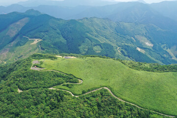 Fototapeta premium 徳島県三好市 塩塚高原の風景
