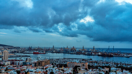 Obraz premium sunrise on the bay of Las Palmas of Gran Canaria