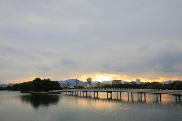Obraz premium 大濠公園夕景