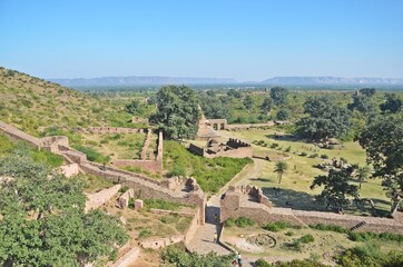 spooky ruins of Bhangarh Fort ,Alwar , Rajasthan ,most Haunted Place in India