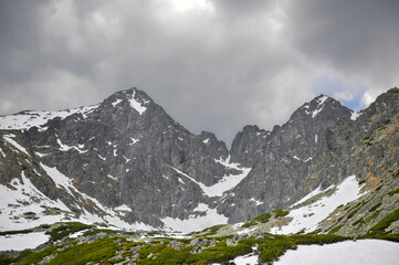 Fototapeta na wymiar Tatrzańskie szczyty widziane od strony Słowacji