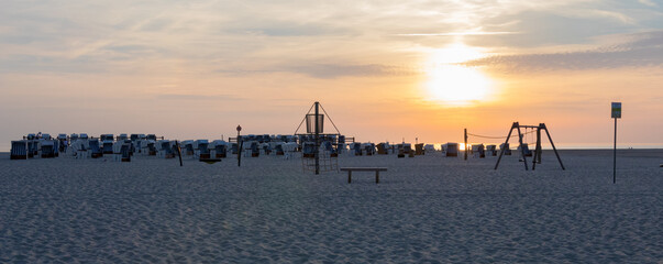 Obraz premium Empty evening atmosphere at tourism hot spot at the North Sea