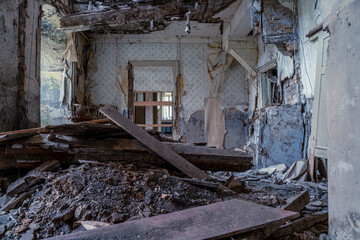 The old shop, a place full of memories and dust! Where the shelves still tell stories and the cash register rings like in an old western.