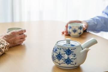 老夫婦の日本茶ティータイム
