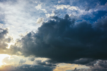 Obraz premium Beautiful cloudy sky before the rain.