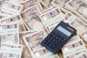 札束と電卓