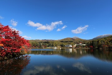 蓼科湖　紅葉と雪景色