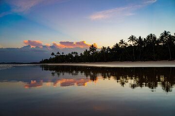 Sonnenuntergang Spiegelung am Mission Beach Australien