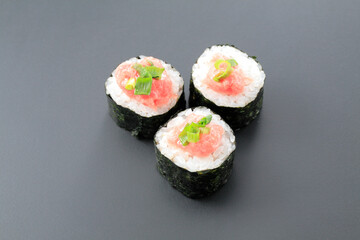 寿司　ネギトロ巻き