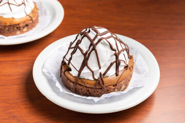 alfajor de dulce de leche y merengue