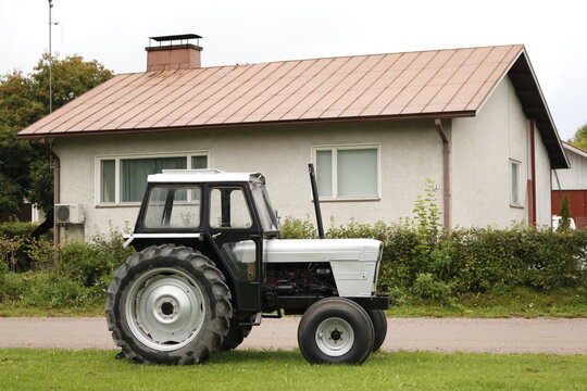 white tracktor