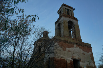 Fototapeta na wymiar Ruins of an abandoned orthodox church