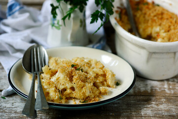 Mac and cheese with Tomato  and Basil  .style rustic