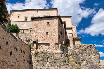 Fototapeta na wymiar Casas del Rey en la ciudad de Cuenca vistas desde el mirador del rio Huecar