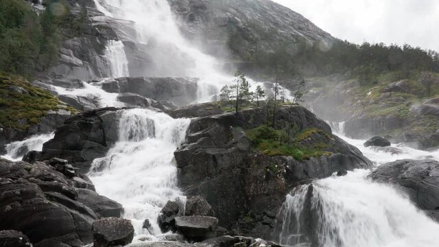 Langfoss (Langfossen) - the fifth highest waterfall in Norway.