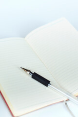 手帳とボールペン