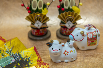 正月　飾り　門松　扇子　干支　牛親子