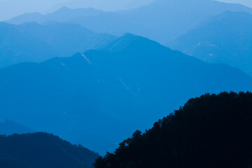 玉置神社から見た山々の風景 © Paylessimages