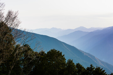玉置神社から見た山々の風景 © Paylessimages